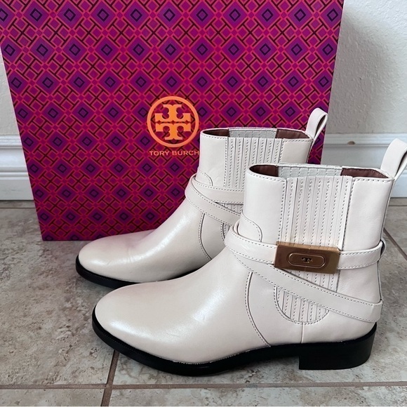 NEW IN BOX TORY BURCH T-HARDWARE CHELSEA BOOT size 7 - Picture 13 of 14